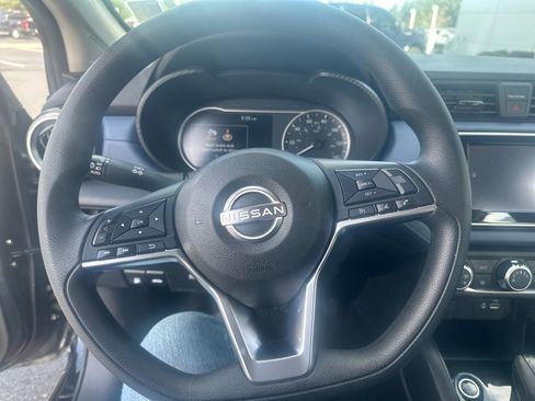 Used 2023 Nissan Versa SV image 14