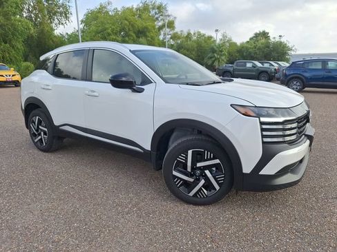 Used 2026 Nissan Kicks SV w/ SV Premium Package FWD image 1