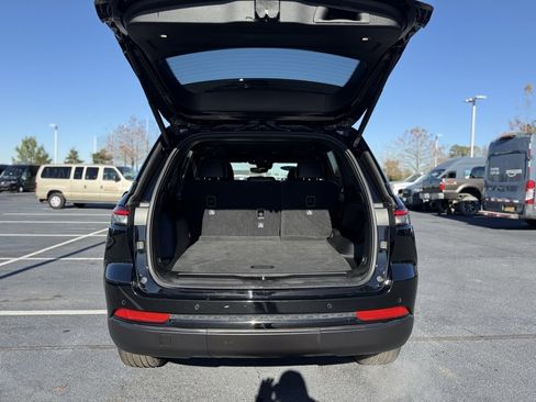 Used 2024 Jeep Grand Cherokee Limited w/ Black Appearance Package image 7