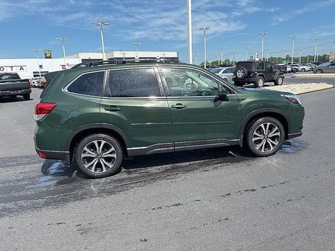 Used 2023 Subaru Forester Limited AWD/4WD image 6