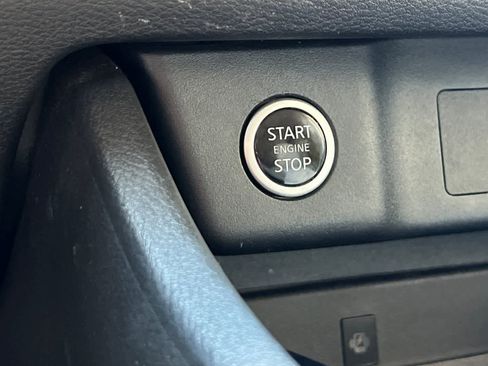 Certified 2023 Nissan Rogue SV FWD image 28