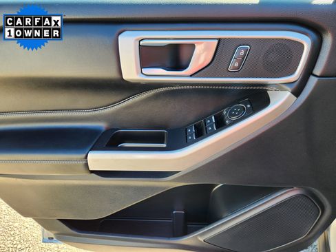 Used 2022 Ford Explorer XLT w/ Equipment Group 202A image 19