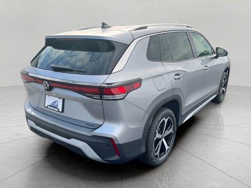 New 2025 Volkswagen Tiguan SE image 7