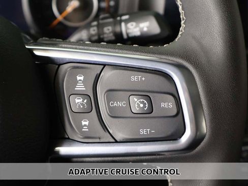 Used 2025 Jeep Wrangler Unlimited Sahara AWD/4WD image 3