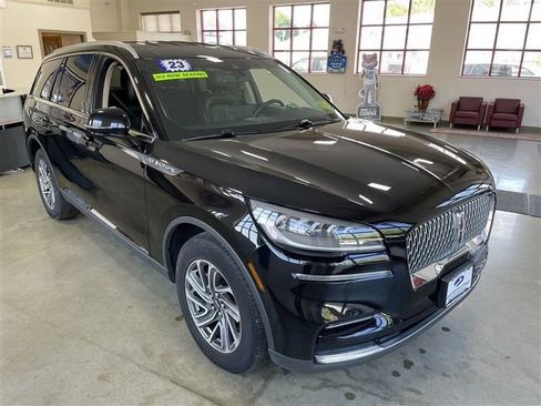 Used 2023 Lincoln Aviator AWD image 9