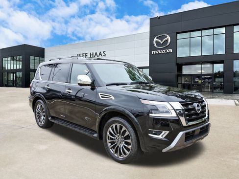 Used 2024 Nissan Armada Platinum w/ Captain's Chairs Package image 4