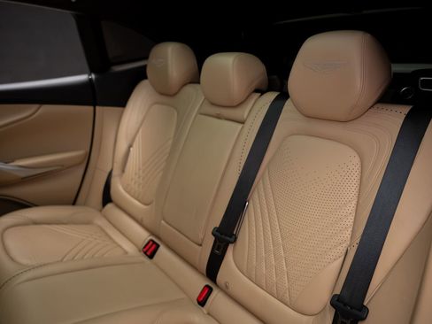 Used 2021 Aston Martin DBX AWD/4WD image 66