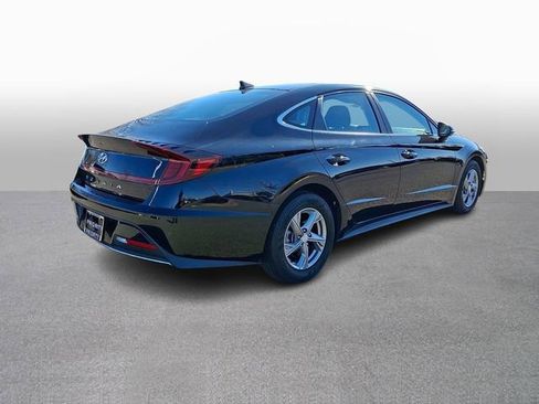 Used 2023 Hyundai Sonata SE w/ Preferred Accessory Package FWD image 4