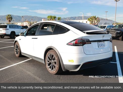 Used 2022 Tesla Model X image 3