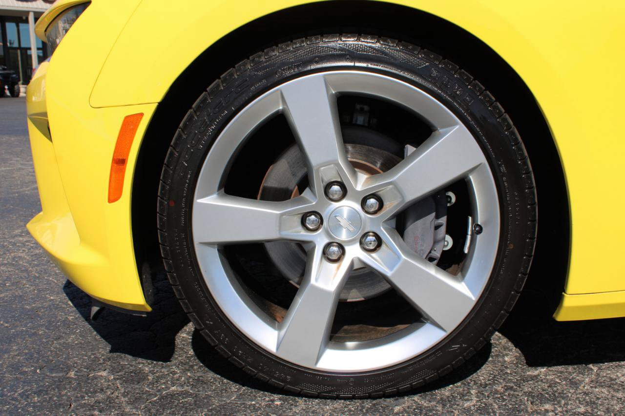 Used 2017 Chevrolet Camaro SS RWD image 55