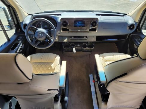 Used 2020 Mercedes-Benz Sprinter 3500 image 21