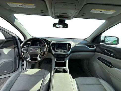 Used 2023 GMC Acadia SLT AWD/4WD image 3