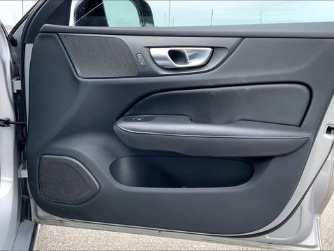 Used 2024 Volvo S60 B5 Plus image 23