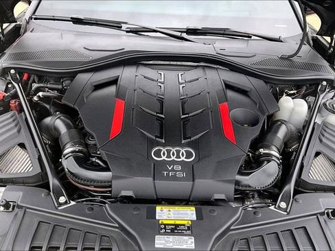 Used 2024 Audi S8 w/ S8 Comfort Plus Package AWD/4WD image 9