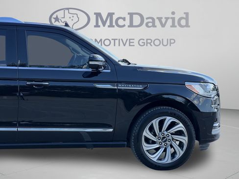 Certified 2023 Lincoln Navigator Reserve AWD/4WD image 36