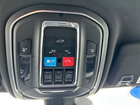 Used 2024 Jeep Grand Cherokee L Limited image 40