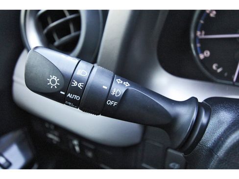 Used 2018 Toyota RAV4 Limited image 17