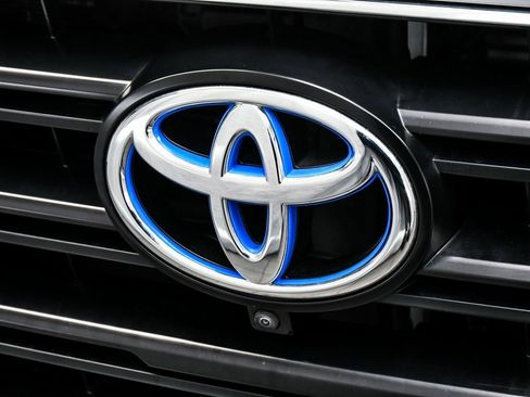 Used 2024 Toyota Sequoia Platinum image 97