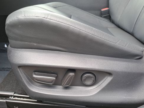 Used 2025 Toyota Camry XSE FWD image 27