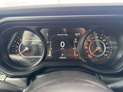 Used 2025 Jeep Wrangler Unlimited Rubicon AWD/4WD image 15