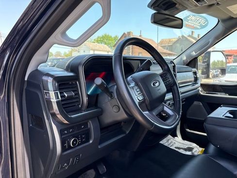 Used 2024 Ford F250 Lariat w/ Black Appearance Package AWD/4WD image 9