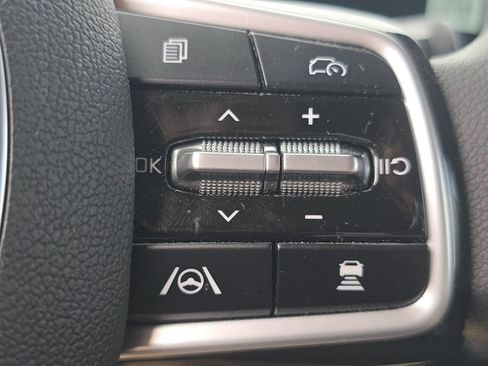 Used 2026 Kia Carnival LX FWD image 30