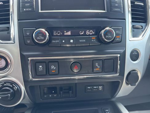 Used 2019 Nissan Titan SL w/ Off-Road Package AWD/4WD image 57