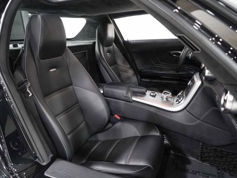 Used 2012 Mercedes-Benz SLS AMG Coupe image 18