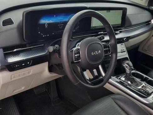 Used 2024 Kia Carnival SX Prestige FWD image 16