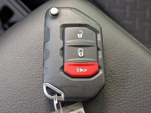 New 2025 Jeep Gladiator Mojave image 25