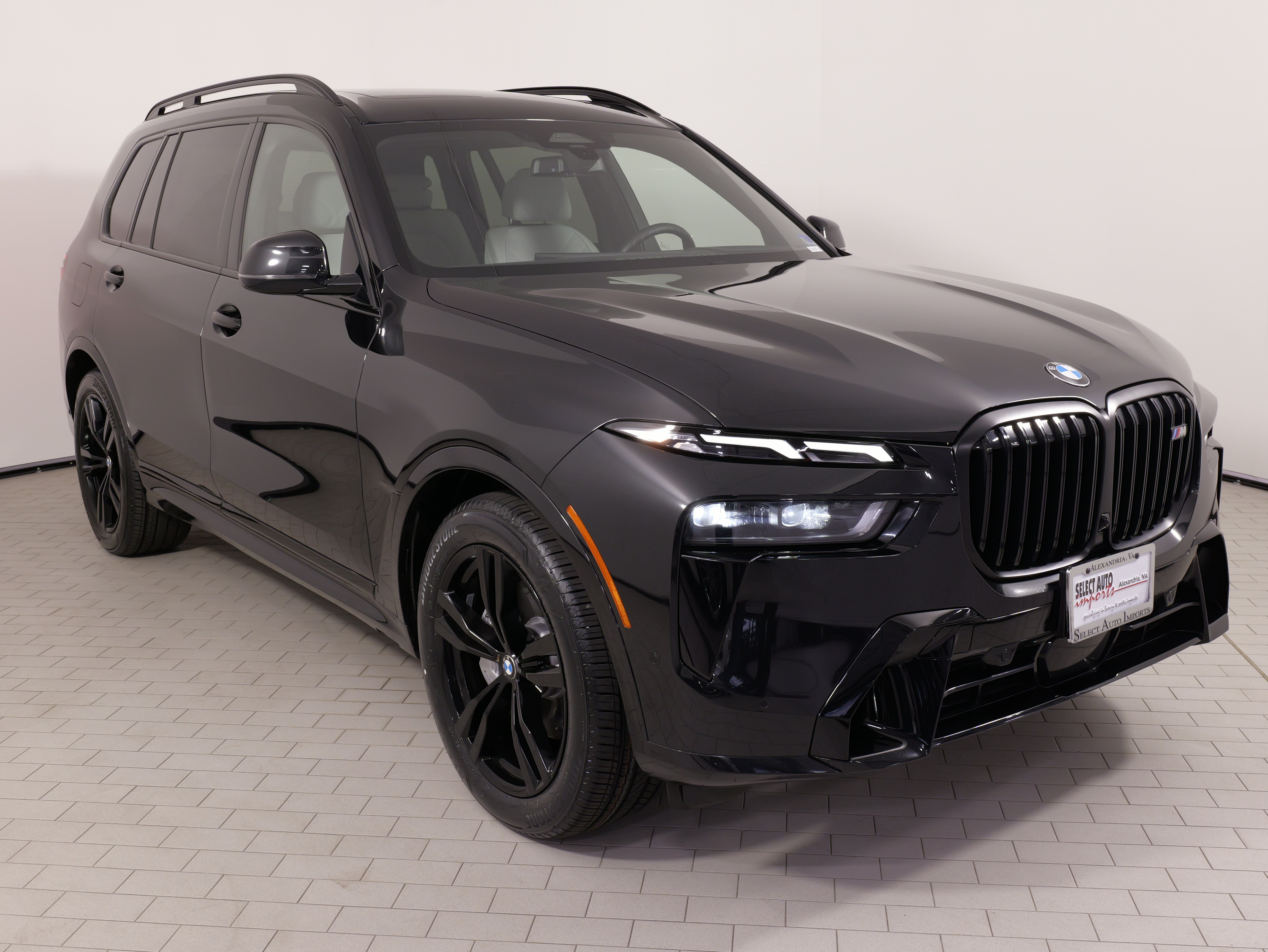 Used 2024 BMW X7 xDrive40i w/ M Sport Package AWD/4WD image 7