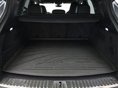 Certified 2024 Porsche Cayenne Turbo AWD/4WD image 29