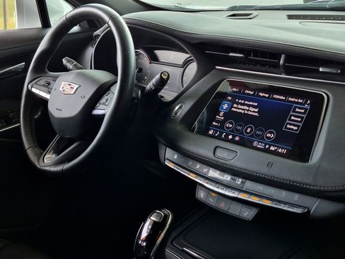 Used 2021 Cadillac XT4 Premium Luxury w/ Cold Weather Package FWD image 21