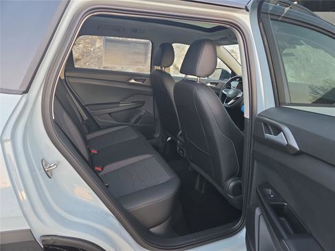 New 2026 Volkswagen Taos SE image 31