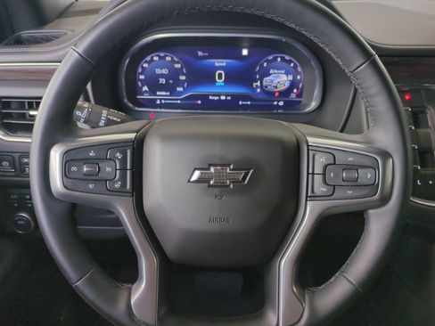 Used 2023 Chevrolet Tahoe Z71 w/ Luxury Package AWD/4WD image 35