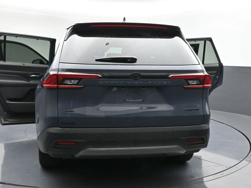 Used 2025 Toyota Grand Highlander AWD image 38