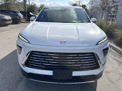 Used 2025 Buick Enclave Preferred image 8