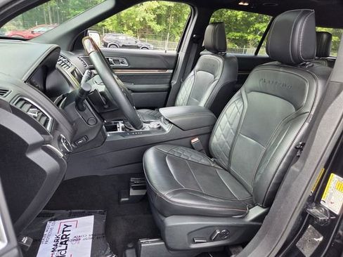 Used 2018 Ford Explorer Platinum AWD/4WD image 9
