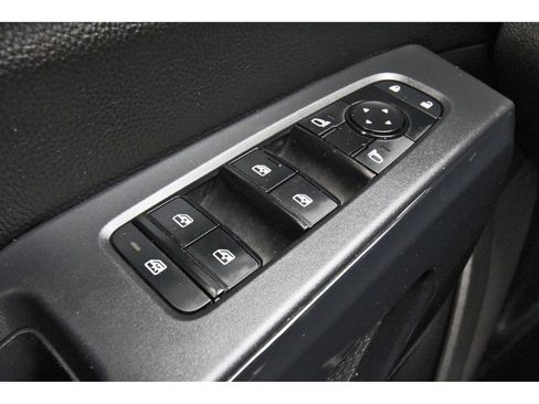 Used 2023 Nissan Pathfinder SV w/ SV Premium Package image 23