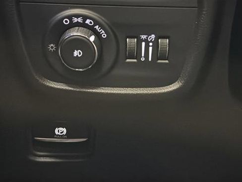 Used 2024 Jeep Grand Cherokee L Summit w/ High Altitude Package image 40