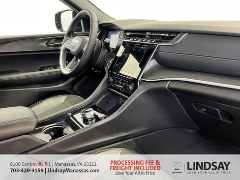 New 2025 Jeep Grand Cherokee Altitude AWD/4WD image 14