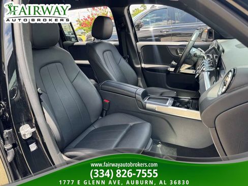 Used 2025 Mercedes-Benz GLB 250 image 12