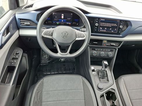 Certified 2022 Volkswagen Taos SE AWD/4WD image 12
