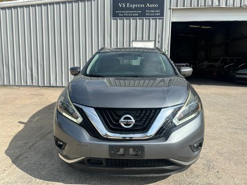 Used 2018 Nissan Murano SV FWD image 2