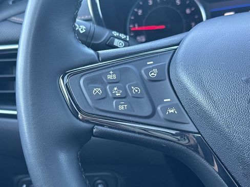 Used 2023 Chevrolet Equinox Premier FWD image 34