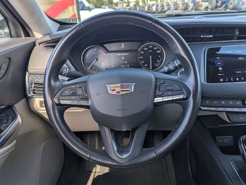 Used 2023 Cadillac XT4 Premium Luxury image 27