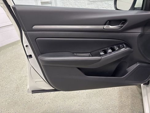 Used 2024 Nissan Altima 2.5 SL image 14