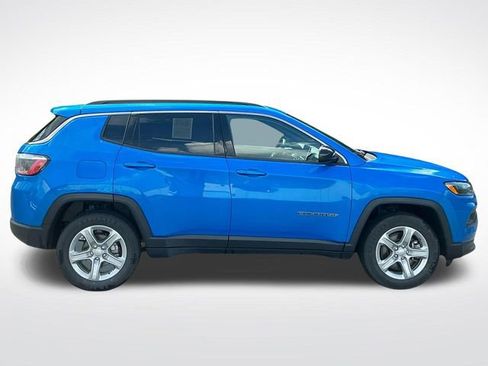 Used 2024 Jeep Compass Latitude AWD/4WD image 7