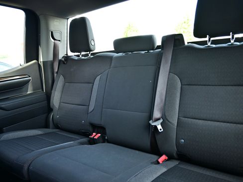 Used 2023 Chevrolet Silverado 1500 LT AWD/4WD image 25