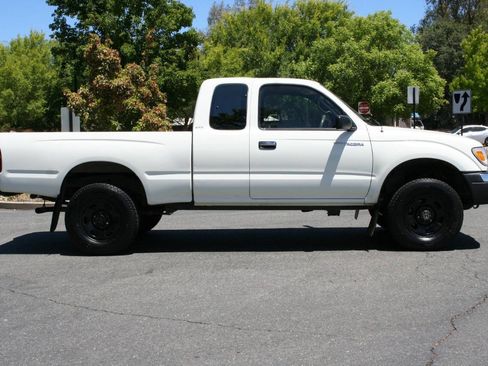 Used 1998 Toyota Tacoma 4x4 Xtracab image 4